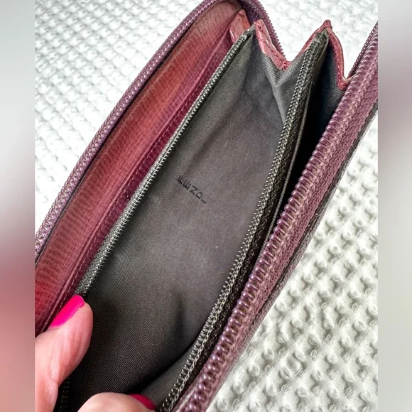 💜Purple Fendi Zucca Zip-around Wallet-interior wear - Picture 8 of 13